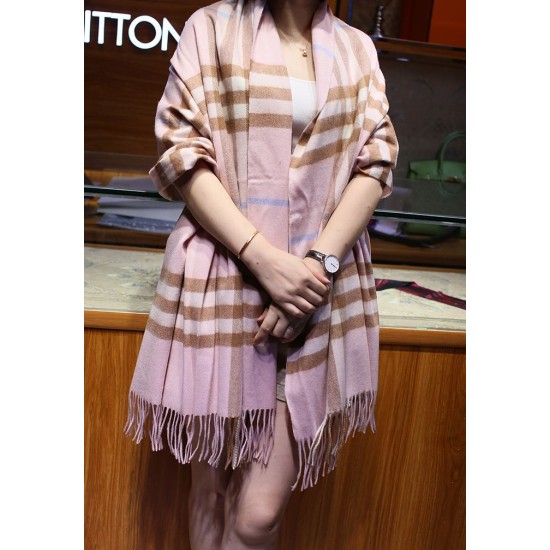 Replica Alta gamma Scialle in cashmere con motivo check classico Burberry 70 x 200 rosa Outlet Alta gamma replica Scialle in cashmere con motivo check classico Burberry 70 x 200 rosa imitazioni perfette