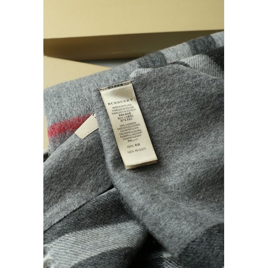 Replica Scialle in cashmere con motivo check classico Burberry 70 x 200 grigio Outlet Scialle in cashmere con motivo check classico Burberry 70 x 200 grigio imitazioni perfette