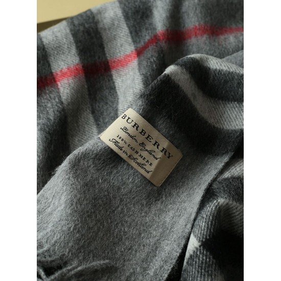 Replica Scialle in cashmere con motivo check classico Burberry 70 x 200 grigio Outlet Scialle in cashmere con motivo check classico Burberry 70 x 200 grigio imitazioni perfette