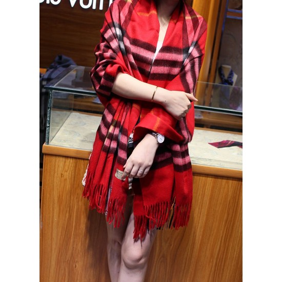 Replica Scialle in cashmere con motivo check classico Burberry 70 x 200 rosso Outlet Scialle in cashmere con motivo check classico Burberry 70 x 200 rosso imitazioni perfette
