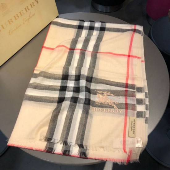 Replica Borsa Scialle Burberry Classic Horse Cashmere Beige Outlet replica Scialle Burberry Classic Horse Cashmere Beige imitazioni perfette
