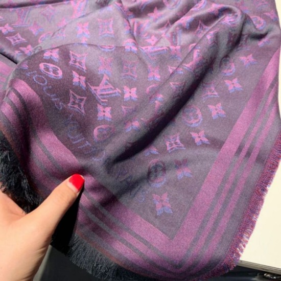 Replica Monogram Classic Shine Shawl 140 viola Outlet Monogram Classic Shine Shawl 140 viola imitazioni perfette