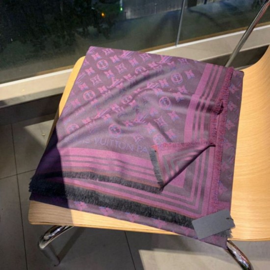 Replica Monogram Classic Shine Shawl 140 viola Outlet Monogram Classic Shine Shawl 140 viola imitazioni perfette