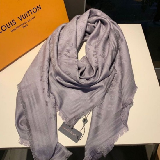 Replica Monogram Classic Shine Shawl 140 grigio Outlet Monogram Classic Shine Shawl 140 grigio imitazioni perfette