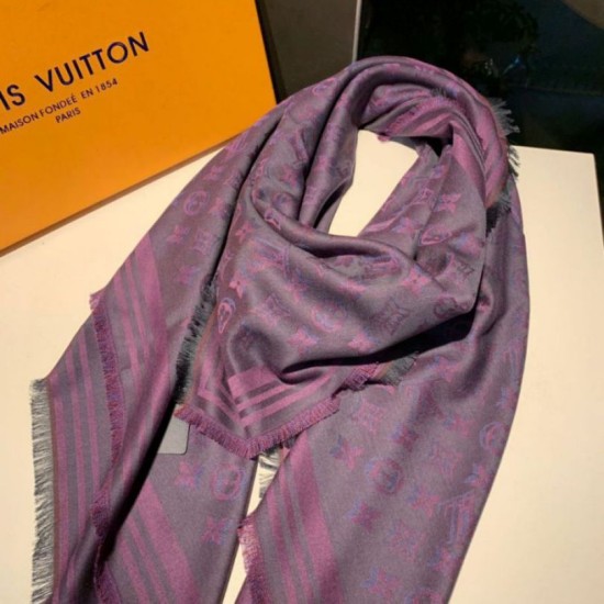 Replica Monogram Classic Shine Shawl 140 viola Outlet Monogram Classic Shine Shawl 140 viola imitazioni perfette