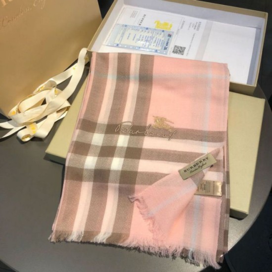 Replica Alta gamma Scialle in cashmere con motivo check classico Burberry 70 x 220 rosa Outlet Alta gamma replica Scialle in cashmere con motivo check classico Burberry 70 x 220 rosa imitazioni perfette