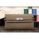Replica Hermes Kelly Longue Portafoglio in pelle étoupe Clemence Imitazioni Replica perfette Hermes Kelly Longue Portafoglio in pelle étoupe Clemence