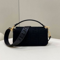 Borsa in tela Fendi Baguette media FF 8BR600 Nera Replica Replica Perfette Borsa in tela Fendi Baguette media FF 8BR600 Nera imitazioni