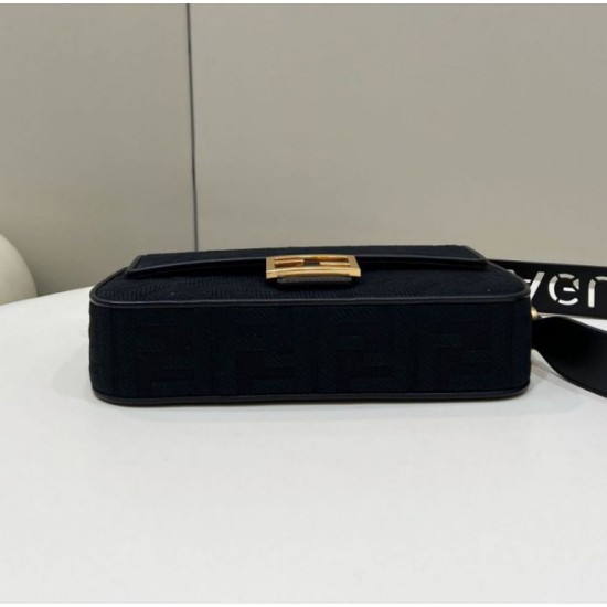 Replica Perfette Borsa in tela Fendi Baguette media FF 8BR600 Nera imitazioni