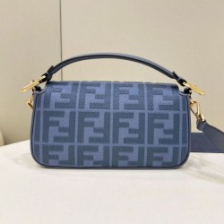 Borsa media Fendi Baguette Jacquard FF in tessuto 8BR600 Blu Replica Replica Perfette Borsa media Fendi Baguette Jacquard FF in tessuto 8BR600 Blu imitazioni