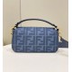 Borsa media Fendi Baguette Jacquard FF in tessuto 8BR600 Blu Replica Replica Perfette Borsa media Fendi Baguette Jacquard FF in tessuto 8BR600 Blu imitazioni