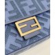 Borsa media Fendi Baguette Jacquard FF in tessuto 8BR600 Blu Replica Replica Perfette Borsa media Fendi Baguette Jacquard FF in tessuto 8BR600 Blu imitazioni