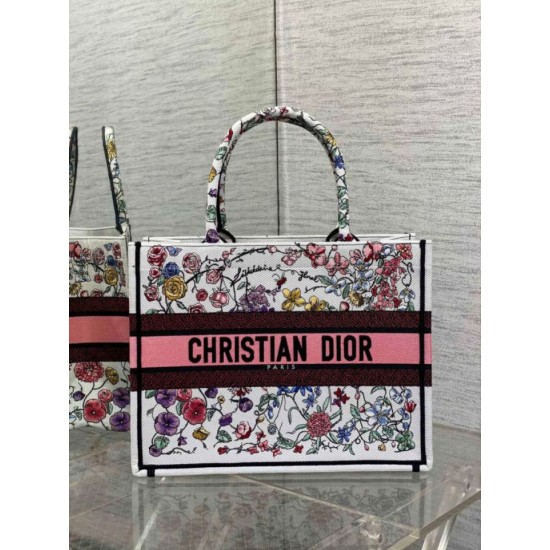 replica tote media Dior Book Tote multicolore con ricamo Florilegio bianco qualità specchio Replica Perfette tote media Dior Book Tote multicolore con ricamo Florilegio bianco imitazioni