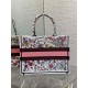 replica tote media Dior Book Tote multicolore con ricamo Florilegio bianco qualità specchio Replica Perfette tote media Dior Book Tote multicolore con ricamo Florilegio bianco imitazioni