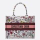 replica tote media Dior Book Tote multicolore con ricamo Florilegio bianco qualità specchio Replica Perfette tote media Dior Book Tote multicolore con ricamo Florilegio bianco imitazioni