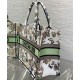 Christian Dior Replica Perfetta tote media Dior Book Crema Ricamata con motivo Toile de Jouy Mexico bianco multicolor qualità specchio Replica Perfette Christian Dior Perfetta tote media Dior Book Crema Ricamata con motivo Toile de Jouy Mexico bianco multicolor imitazioni