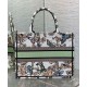 Christian Dior Replica Perfetta tote media Dior Book Crema Ricamata con motivo Toile de Jouy Mexico bianco multicolor qualità specchio Replica Perfette Christian Dior Perfetta tote media Dior Book Crema Ricamata con motivo Toile de Jouy Mexico bianco multicolor imitazioni