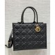 Christian Dior Borsa tote media Dior Book Nera Motivo Macrocannage Replica Replica Perfette Christian Dior Borsa tote media Dior Book Nera Motivo Macrocannage imitazioni