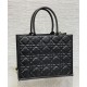 Christian Dior Borsa tote media Dior Book Nera Motivo Macrocannage Replica Replica Perfette Christian Dior Borsa tote media Dior Book Nera Motivo Macrocannage imitazioni