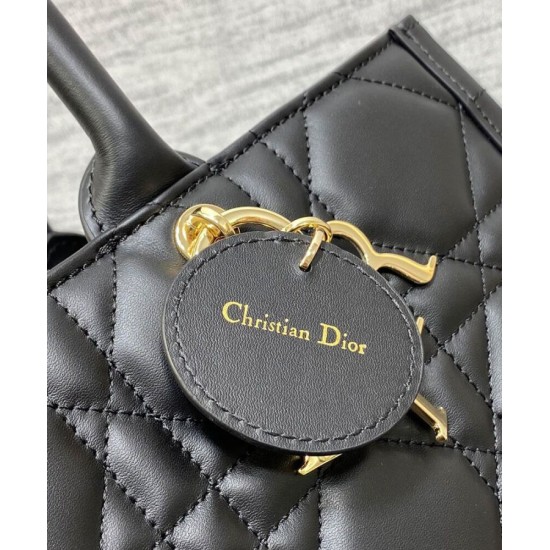 Christian Dior Borsa tote media Dior Book Nera Motivo Macrocannage Replica Replica Perfette Christian Dior Borsa tote media Dior Book Nera Motivo Macrocannage imitazioni
