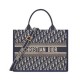 Replica Perfette Christian Dior Borsa tote media Dior Book Blu scuro Ricami Dior Oblique e pelle di vitello imitazioni
