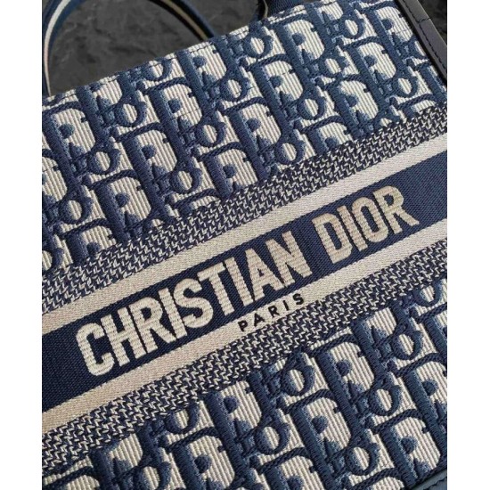 Replica Perfette Christian Dior Borsa tote media Dior Book Blu scuro Ricami Dior Oblique e pelle di vitello imitazioni