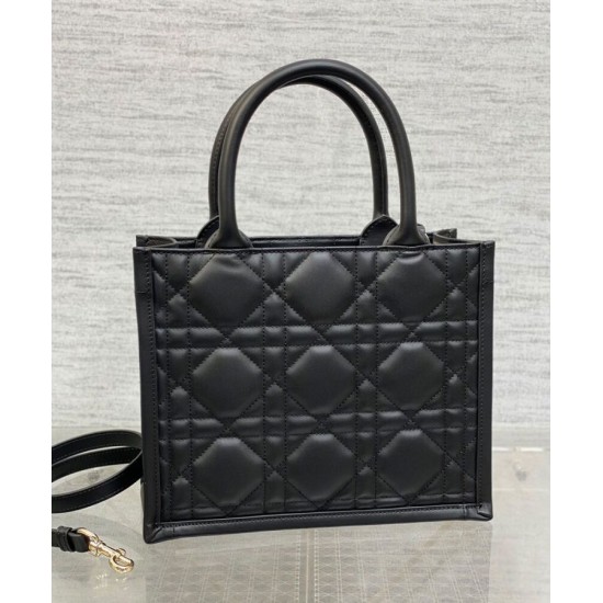 Replica Perfette Christian Dior Borsa tote Dior Book piccola Motivo Macrocannage nero con ciondoli D.I.O.R in metallo dalla finitura oro pallido imitazioni