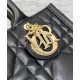 Replica Perfette Christian Dior Borsa tote Dior Book piccola Motivo Macrocannage nero con ciondoli D.I.O.R in metallo dalla finitura oro pallido imitazioni