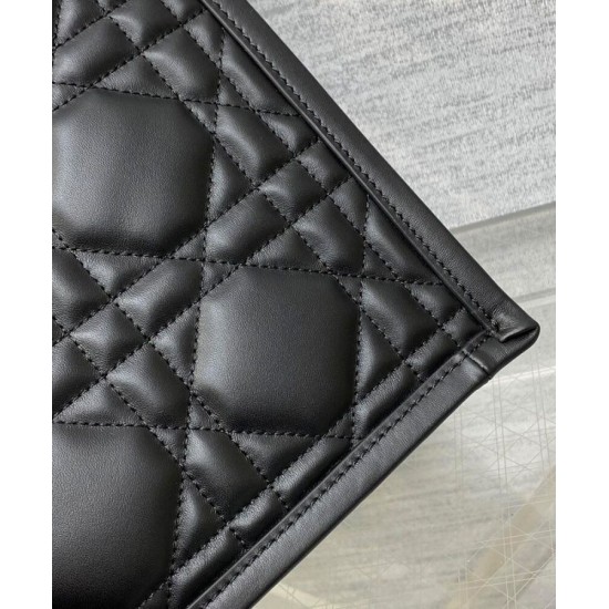 Replica Perfette Christian Dior Borsa tote Dior Book piccola Motivo Macrocannage nero con ciondoli D.I.O.R in metallo dalla finitura oro pallido imitazioni