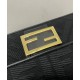 Replica Borsa baguette media Fendi con motivo FF in rilievo 8BR600 nera imitazioni Miglior Prezzo Borsa baguette media Fendi con motivo FF in rilievo 8BR600 nera Replica