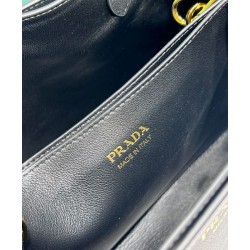 Borsa tote piccola Prada con cintura 1BA418 nera Borsa tote piccola Prada con cintura 1BA418 nera