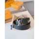 Cintura reversibile Louis Vuitton LV iniziali Epi 40 mm M8270Q nera Replica Replica Perfette Cintura reversibile Louis Vuitton LV iniziali Epi 40 mm M8270Q nera imitazioni
