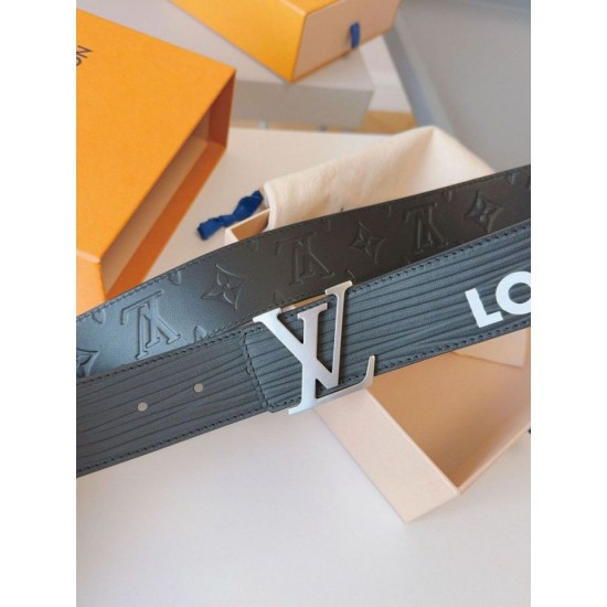 Cintura reversibile Louis Vuitton LV iniziali Epi 40 mm M8270Q nera Replica Replica Perfette Cintura reversibile Louis Vuitton LV iniziali Epi 40 mm M8270Q nera imitazioni