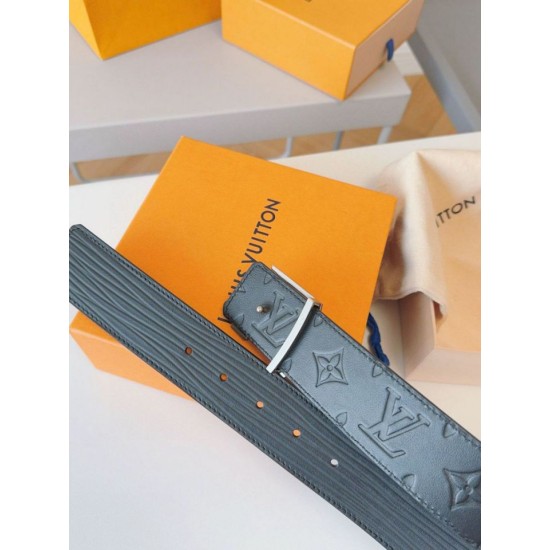 Cintura reversibile Louis Vuitton LV iniziali Epi 40 mm M8270Q nera Replica Replica Perfette Cintura reversibile Louis Vuitton LV iniziali Epi 40 mm M8270Q nera imitazioni