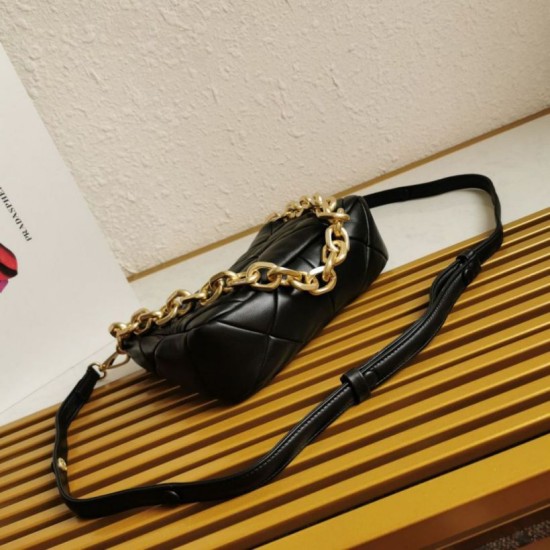 Borsa Prada System Patchwork In Nappa Nera Replica Replica Perfette Borsa Prada System Patchwork In Nappa Nera imitazioni