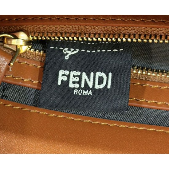 Borsa media Fendi Baguette Borsa Fendi con motivo FF Marrone Replica Replica Perfette Borsa media Fendi Baguette Borsa Fendi con motivo FF Marrone imitazioni