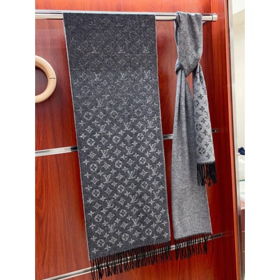 Dettagli perfetti Sciarpe Louis Vuitton con monogram sfumato Louis Vuitton M71607 nere Replica Replica Perfette Dettagli perfetti Sciarpe Louis Vuitton con monogram sfumato Louis Vuitton M71607 nere imitazioni