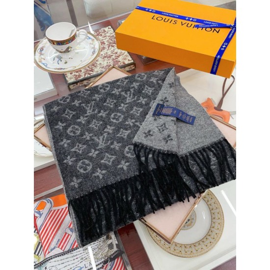 Dettagli perfetti Sciarpe Louis Vuitton con monogram sfumato Louis Vuitton M71607 nere Replica Replica Perfette Dettagli perfetti Sciarpe Louis Vuitton con monogram sfumato Louis Vuitton M71607 nere imitazioni