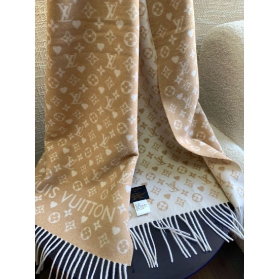 Sciarpa Louis Vuitton Game On Double-Face in cashmere Louis Vuitton M76900 Beige Replica Replica Perfette Sciarpa Louis Vuitton Game On Double-Face in cashmere Louis Vuitton M76900 Beige imitazioni