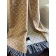 Sciarpa Louis Vuitton Game On Double-Face in cashmere Louis Vuitton M76900 Beige Replica Replica Perfette Sciarpa Louis Vuitton Game On Double-Face in cashmere Louis Vuitton M76900 Beige imitazioni