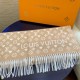 Sciarpa Louis Vuitton Game On Double-Face in cashmere Louis Vuitton M76900 Beige Replica Replica Perfette Sciarpa Louis Vuitton Game On Double-Face in cashmere Louis Vuitton M76900 Beige imitazioni