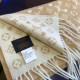 Sciarpa Louis Vuitton Game On Double-Face in cashmere Louis Vuitton M76900 Beige Replica Replica Perfette Sciarpa Louis Vuitton Game On Double-Face in cashmere Louis Vuitton M76900 Beige imitazioni