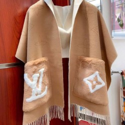 Louis Vuitton Louis Vuitton Cozy Mink Fur Collection Sciarpa Louis Vuitton M77736 Replica Replica Perfette Louis Vuitton Louis Vuitton Cozy Mink Fur Collection Sciarpa Louis Vuitton M77736 imitazioni