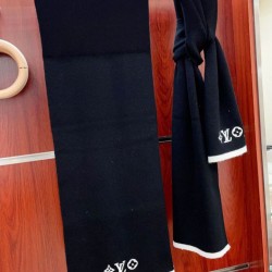 Sciarpe Louis Vuitton Louis Vuitton Headline Louis Vuitton M77928 Nero Replica Replica Perfette Sciarpe Louis Vuitton Louis Vuitton Headline Louis Vuitton M77928 Nero imitazioni