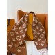 Sciarpe Louis Vuitton LV Essential Louis Vuitton Lana M78935 Marrone Replica Replica Perfette Sciarpe Louis Vuitton LV Essential Louis Vuitton Lana M78935 Marrone imitazioni