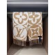 LV M79213 Sciarpa medaglione Louis Vuitton Beige Replica Replica Perfette LV M79213 Sciarpa medaglione Louis Vuitton Beige imitazioni
