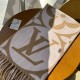 LV M79213 Sciarpa medaglione Louis Vuitton Beige Replica Replica Perfette LV M79213 Sciarpa medaglione Louis Vuitton Beige imitazioni