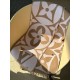 LV M79213 Sciarpa medaglione Louis Vuitton Beige Replica Replica Perfette LV M79213 Sciarpa medaglione Louis Vuitton Beige imitazioni