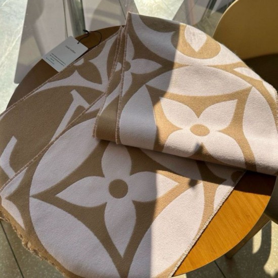 LV M79213 Sciarpa medaglione Louis Vuitton Beige Replica Replica Perfette LV M79213 Sciarpa medaglione Louis Vuitton Beige imitazioni
