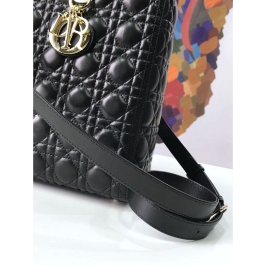 Replica Borse tote grande Christian Dior Supple Lady Dior M0584 oro nero Outlet Borse Replica tote grande Christian Dior Supple Lady Dior M0584 oro nero imitazioni perfette